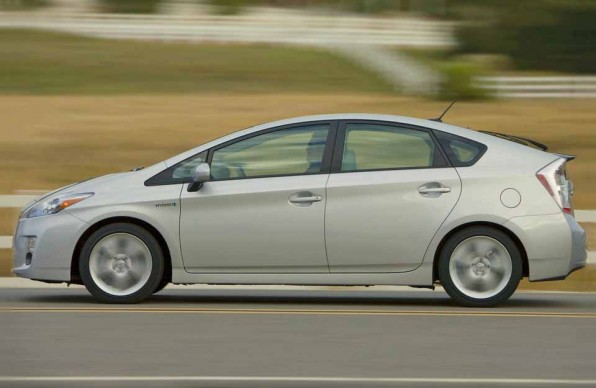 Гибрид Toyota Prius — «идущая вперед»